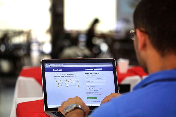 Facebook: Nouvelle base de données illicite regroupe des numéros de téléphone