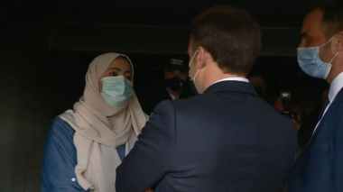 Les enfants musulmans isolés aux écoles françaises: Une femme voilée interpelle Macron