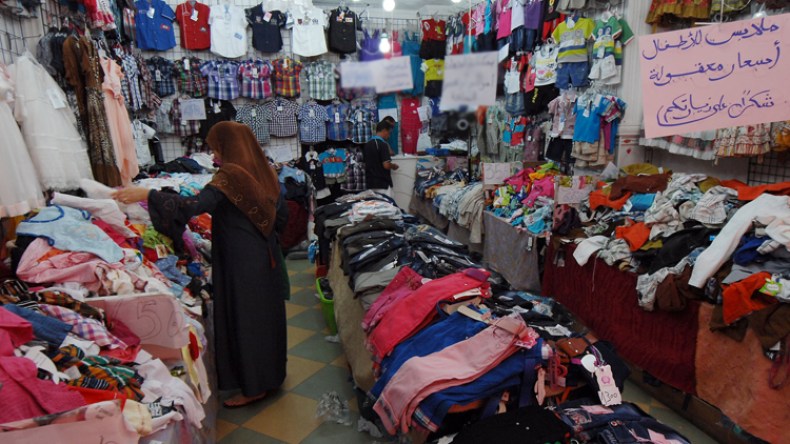 جزائريون يستبقون تحضيرات العيد قبل حلول رمضان