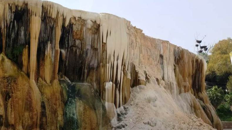 قالمة: هزة جديدة وتوقف ينابيع حمام دباغ