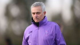 إقالة المدرب مورينيو