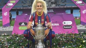 لاعبة من أصول جزائرية تتوج بلقب دوري أبطال أوروبا النسوي