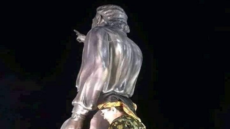 Béni Douala: La statue de Matoub Lounès inaugurée