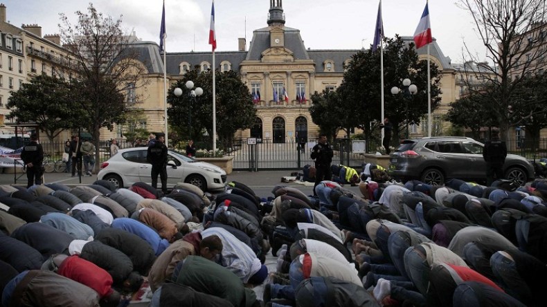 منع الصلاة في الجامعات الفرنسية