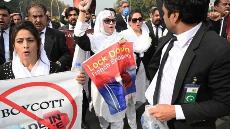 فرنسا تدعو مواطنيها وشركاتها لمغادرة باكستان فورا