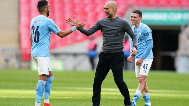 محرز يتجنّب فخّا صحفيا