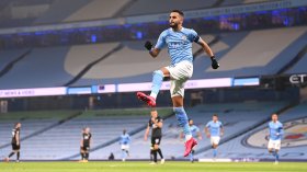 دولي إنجليزي يُرشّح محرز لِجائزة أفضل لاعب في العالم