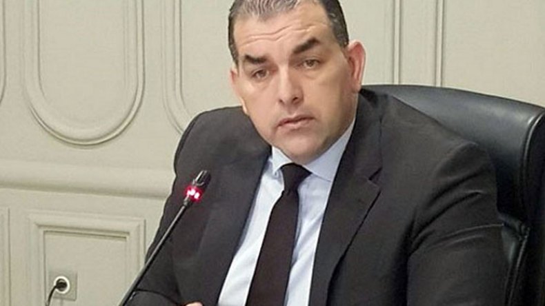 من غير المعقول أن لا يدرس ملف استثمار صناعي واحد طيلة سنة