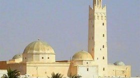 مسجد خالد بن سنان التاريخي مهدّد بالانهيار