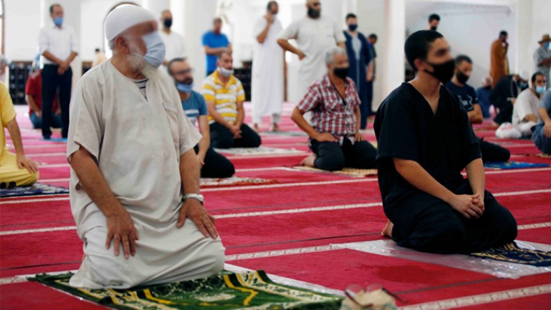 صلاة الفجر تحولت إلى “جمعة” والتراويح أغلقت الشوارع