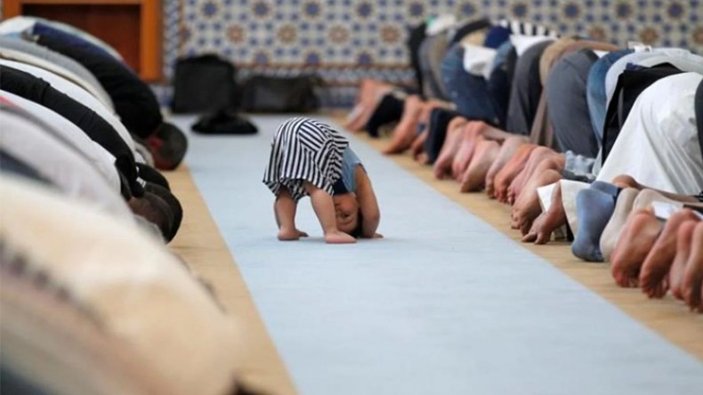 هل يُطرد الأطفال من المساجد؟