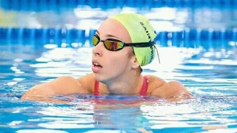 السبّاحة “أمال مليح” تحطم الرقم القياسي الجزائري في سباق الـ 100 متر