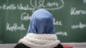 الحرب على الحجاب تشتعل في باريس!