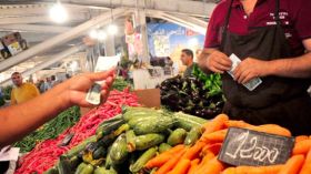 ارتفاع أسعار الخضر والفواكه.. مسؤول اتحاد الفلاحين يكشف عن الأسباب