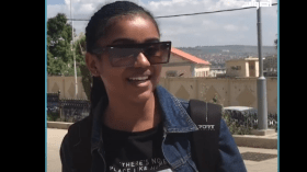 شاهد.. نيجيرية مقيمة بالجزائر تتمنى محاربة الفكر العنصري