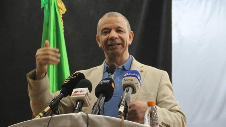 بن قرينة يدين الاعتداء على أفراد من الشرطة أثناء أداء واجبهم