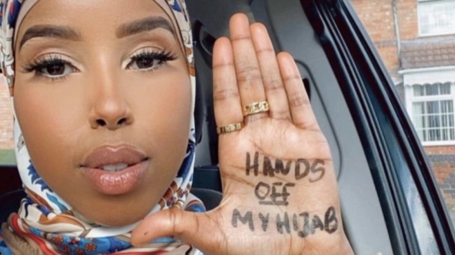 فتيات متحجبات في فرنسا ينشرن وسم #لا_تلمس_حجابي