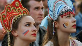 الجنسية وآلاف الدولارات لمن يتزوج روسية.. ما حقيقة القرار؟