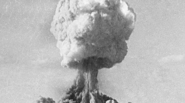 عريضة برلمانية طالبت الإليزي بكشف مدافن النفايات النووية الفرنسية..ما السبب؟