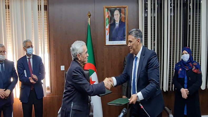وزارة السكن: إدراج تقنيات الطاقات المتجددة في المشاريع الجديدة