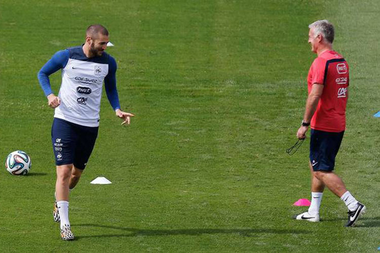 Benzema va “renfiler” de nouveau le maillot des Bleus?