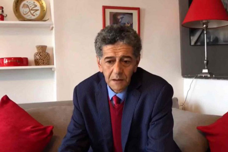 Le comédien Salah Ougrout transféré en France pour être soigné