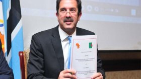 بيراف يتعهد بمواصلة المجهودات لتطوير الرياضة في إفريقيا