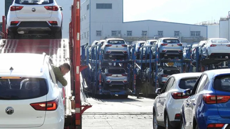 قرارات الرئيس تبون ستنهي أزمة السيارات