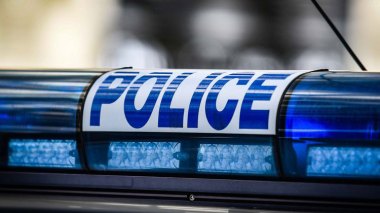 Une mère laisse sa fille de 13 ans “mourir de faim”