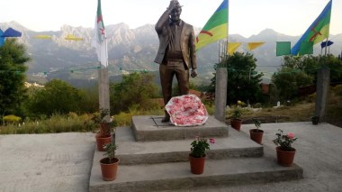 Une statue à l’effigie d’Idir  sera inaugurée par son village natal