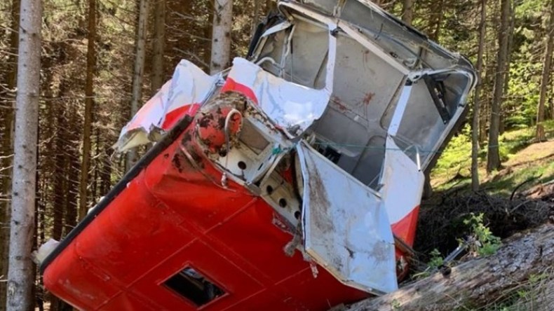 14 قتيلا بينهم 5 اسرائليين في حادث سقوط عربة تليفيريك بايطاليا