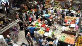 جزائريون يودعون رمضان استثنائيا