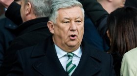 مسؤول النادي الأسكتلندي الذي تعاطف مع الفلسطنيين ينجو من الموت