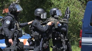 Attaque au couteau a Nantes: une policière gravement blessée, le suspect arrêté est mort
