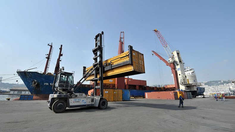 Algerian “Marlboro” Containers Flood The French Market