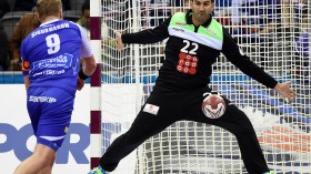 سلاحجي يتوج بالبطولة في قطر.. ويوجّه صفعة لكل من رفض عودته للمنتخب