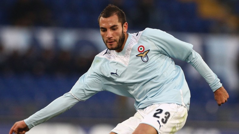 مغني.. فنان لم تُكتمل لوحاته