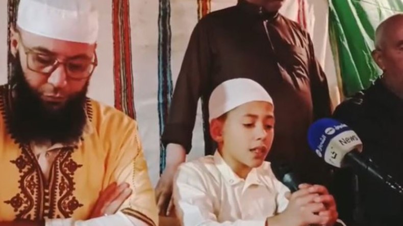 مجمع الشروق يكرم حفظة القرآن بتاغزوت في البويرة