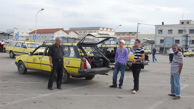 “رحلات مليونية” لتنقل الجزائريين بين الولايات عشية العيد