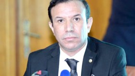 رئيس الكناس يدعو إلى “تطهير” الساحة النقابية