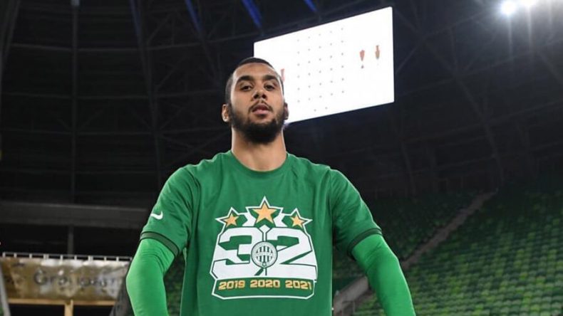 لاعب جزائري سَيُواجه مع تونس “محاربي الصحراء”