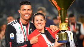 والدة رونالدو اختارت الوجهة المستقبلية لِنجلها