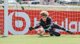 إدارة “البي آس جي” تُسرّح دوليَّين جزائريَّين