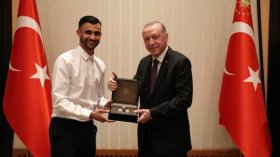 الرئيس التركي يُكرّم غزال وفريق موناكو يُريده