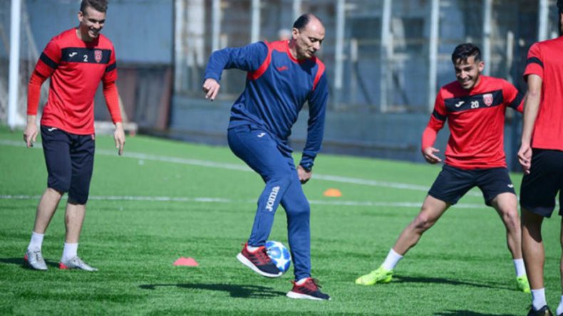 إيقاف مدرب اتحاد العاصمة ومساعده