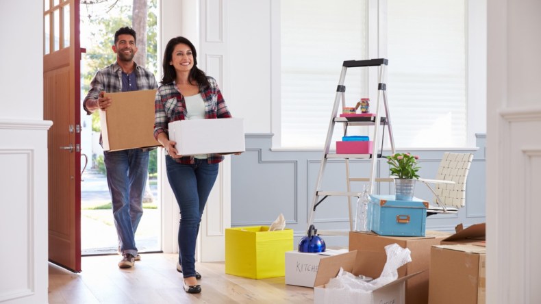 استقلالية الابن…يعتبرونها ركنا للاستقرار ويراها الآباء شقا لعصا الطاعة