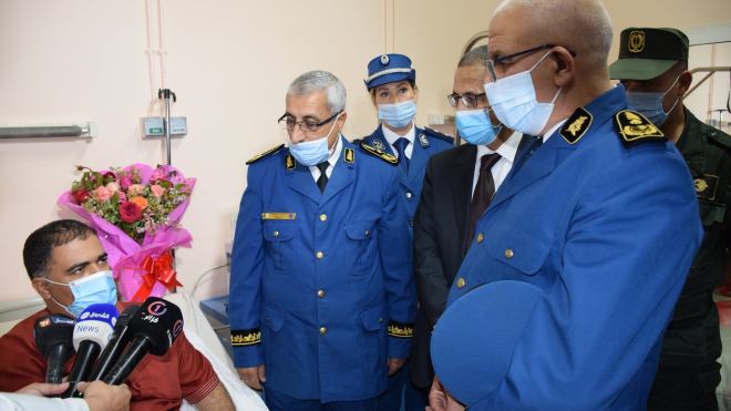بالفيديو.. زيارة رسمية للشرطي الذي تم الإعتداء عليه