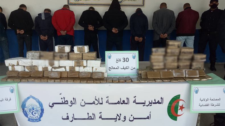 الجزائر: تفكيك شبكة دولية لتجارة المخدرات بقيادة رعية مغربي