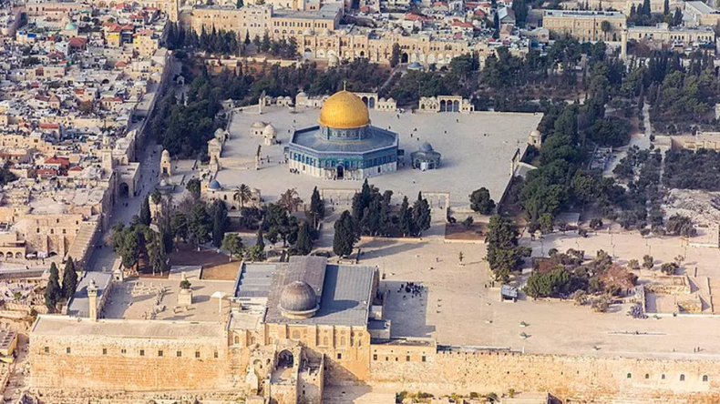 الفتوى التي شغلتنا عن نصرة الأقصى