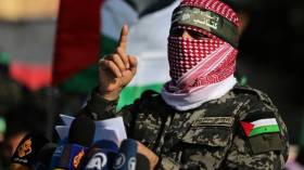 ظهور “الملثّم”  يرعب الصهاينة مثل صواريخ المقاومة